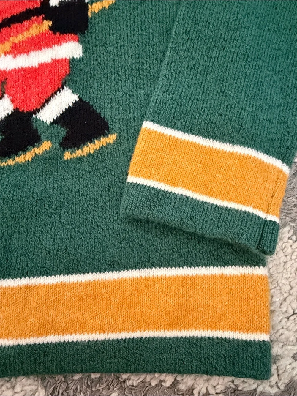 Old Navy boys’ Christmas hockey Santa sweater jersey, size 5T NWT!